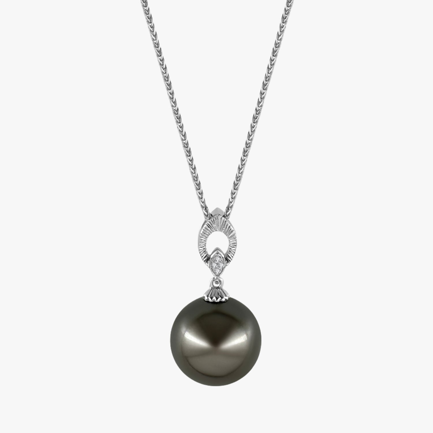 13mm Grey Tahitian Pearl Pendant in 18K Gold
